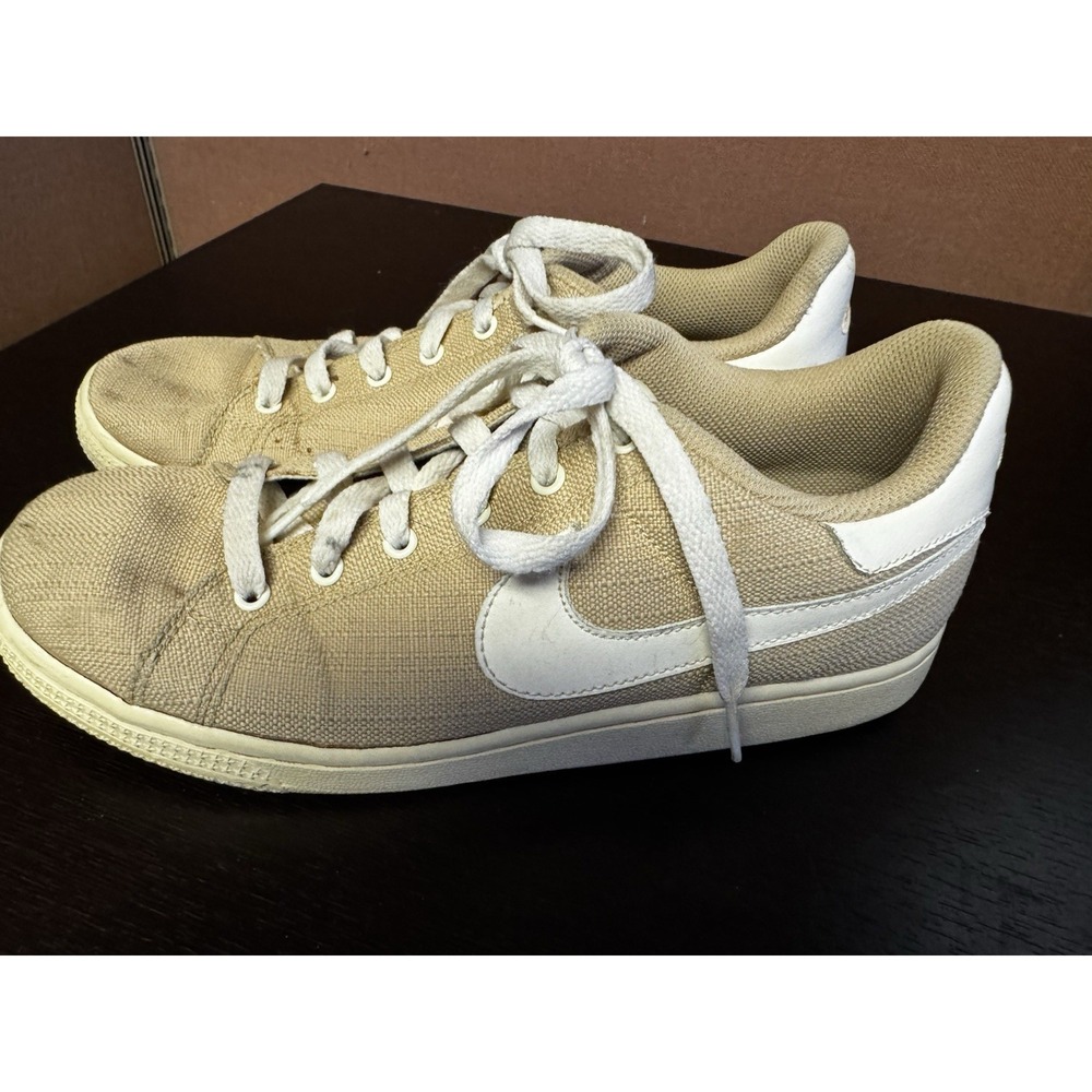 Nike tan canvas men's tennis shoe size 9 1/2 good Condition Low Top